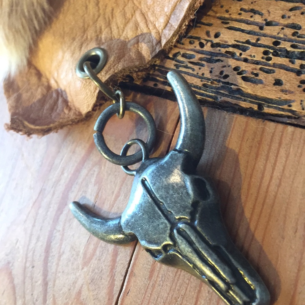 //RESERVED// Upcycled rabbit hide/leather necklace - Picture 5 of 6